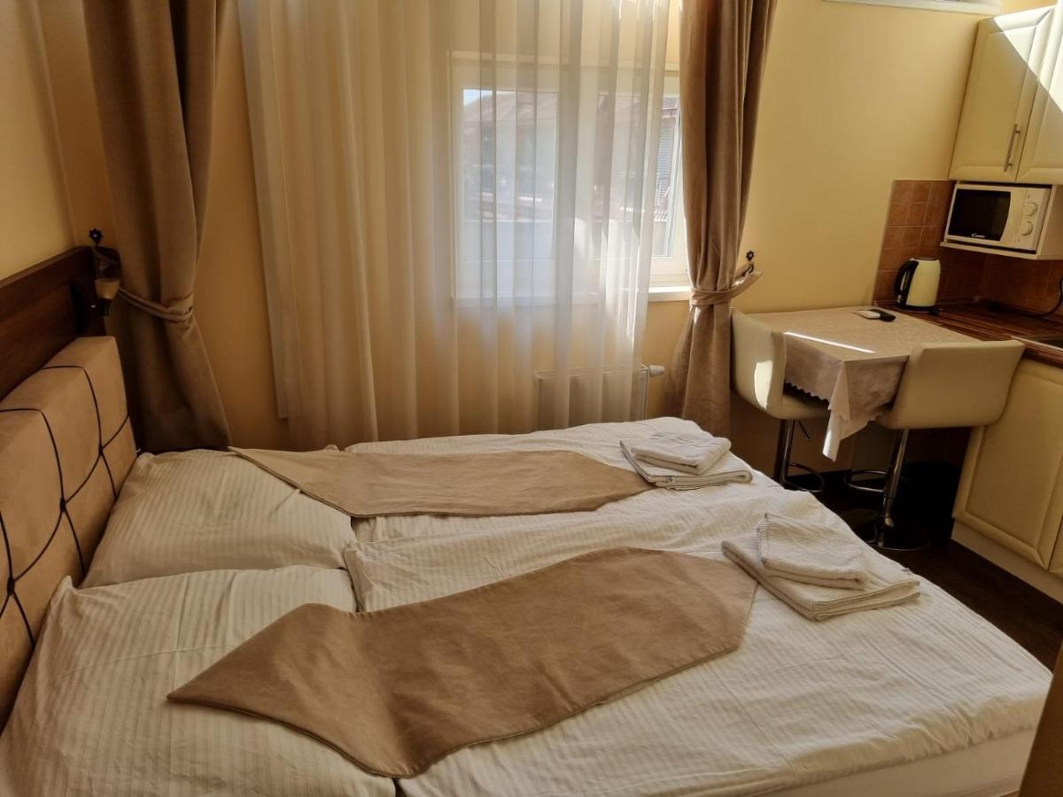 Elite Pension Štúrovo Buitenkant foto