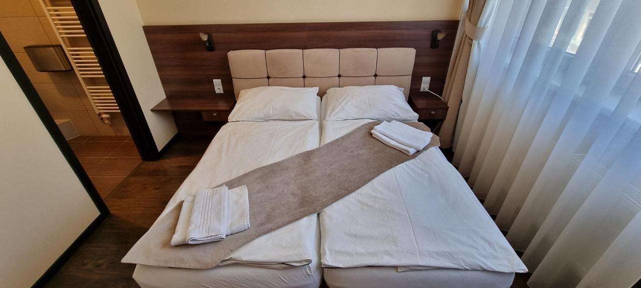 Elite Pension Štúrovo Buitenkant foto