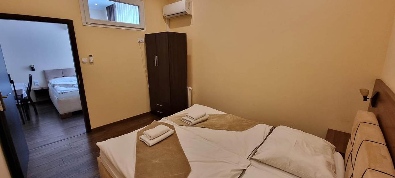 Elite Pension Štúrovo Buitenkant foto