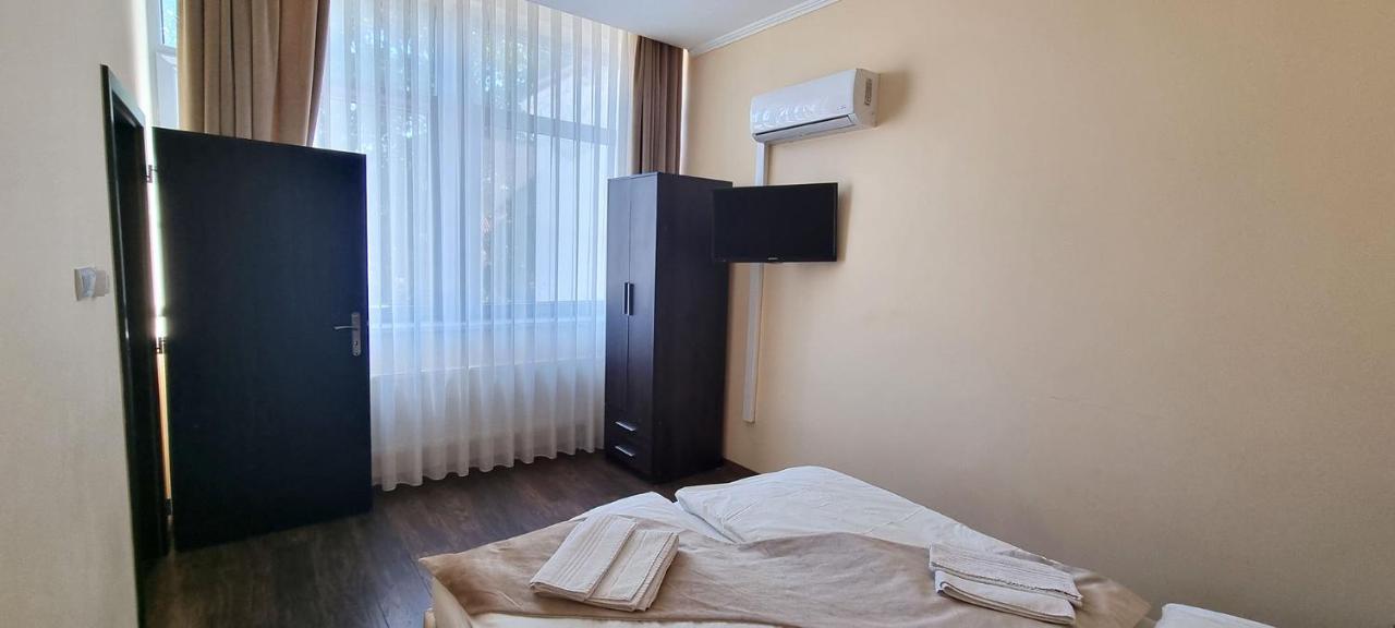 Elite Pension Štúrovo Buitenkant foto
