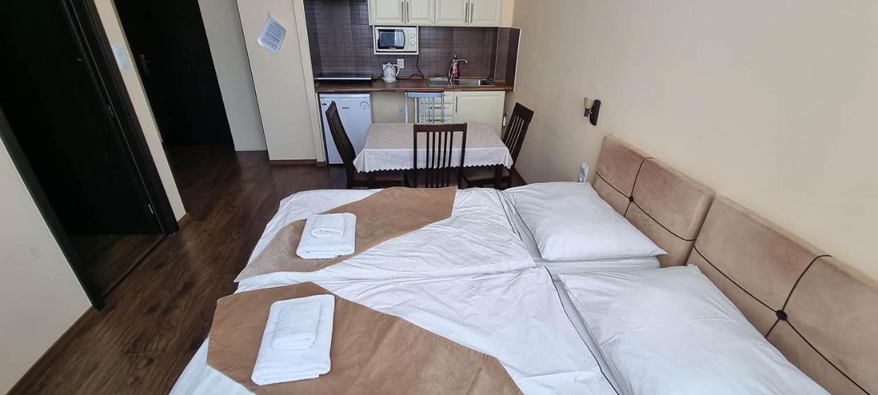 Elite Pension Štúrovo Buitenkant foto