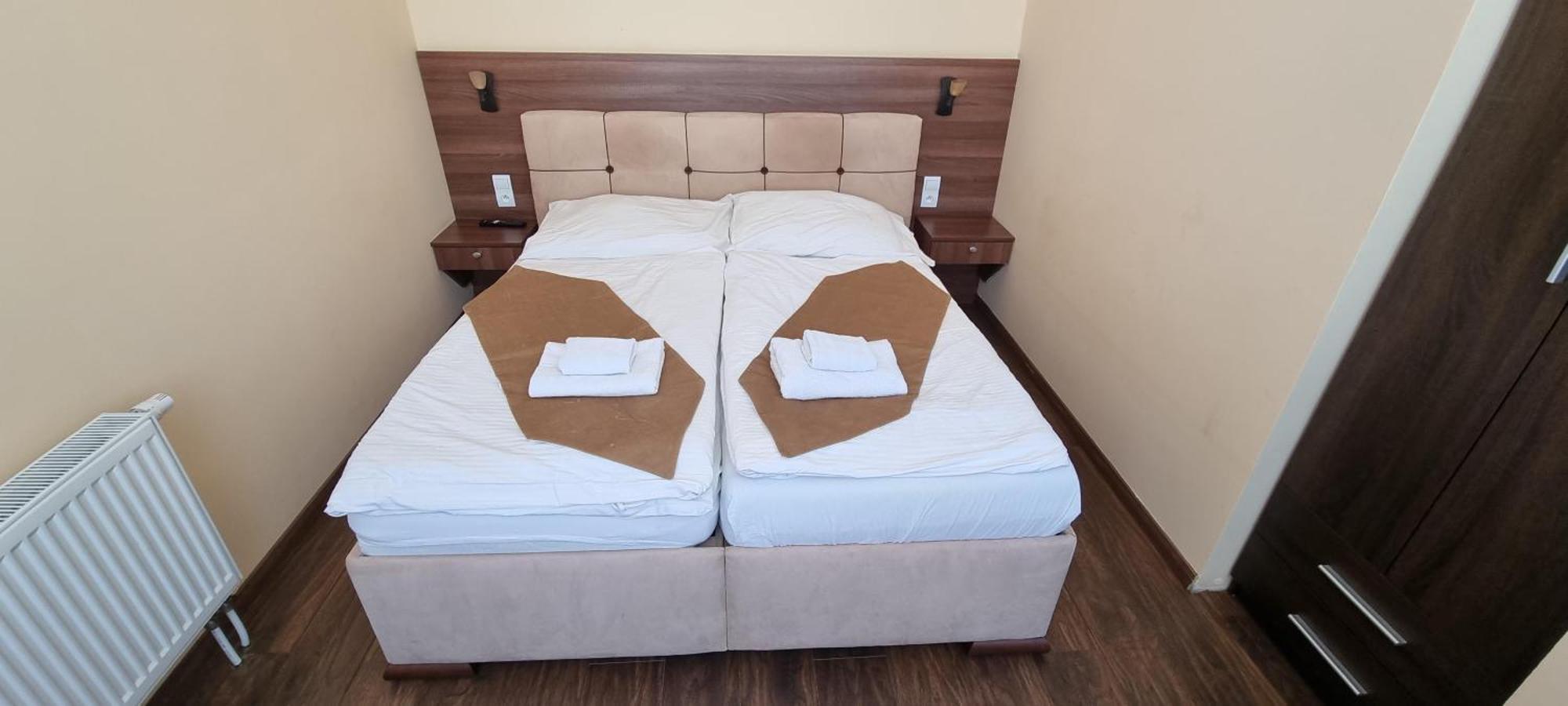 Elite Pension Štúrovo Buitenkant foto