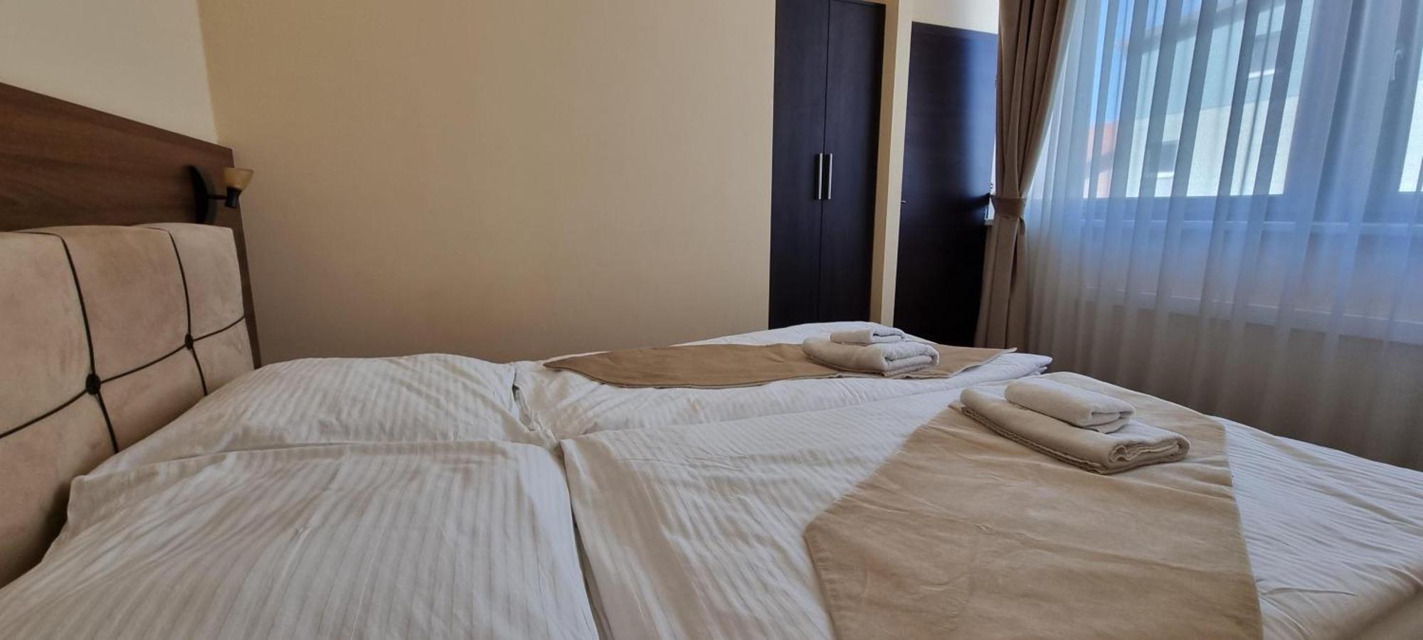 Elite Pension Štúrovo Buitenkant foto
