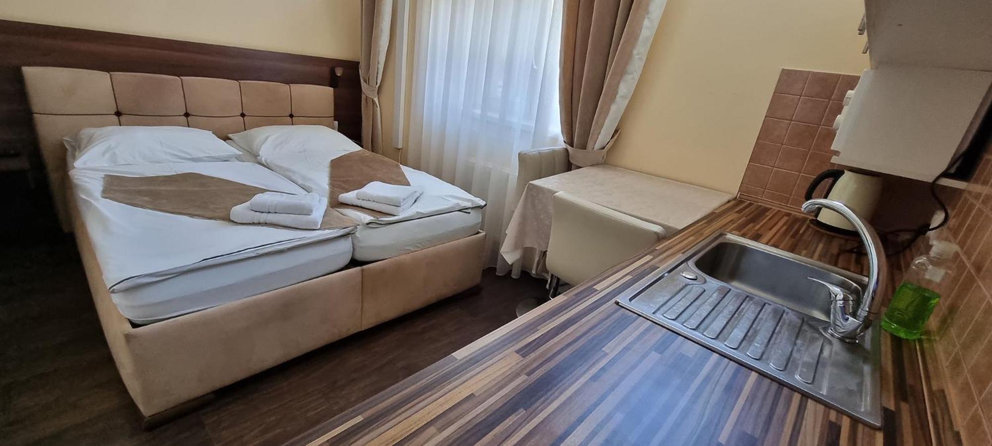 Elite Pension Štúrovo Buitenkant foto